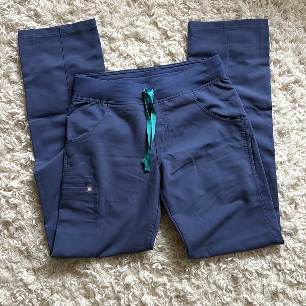 FIGS extra small/tall Kade scrub pant